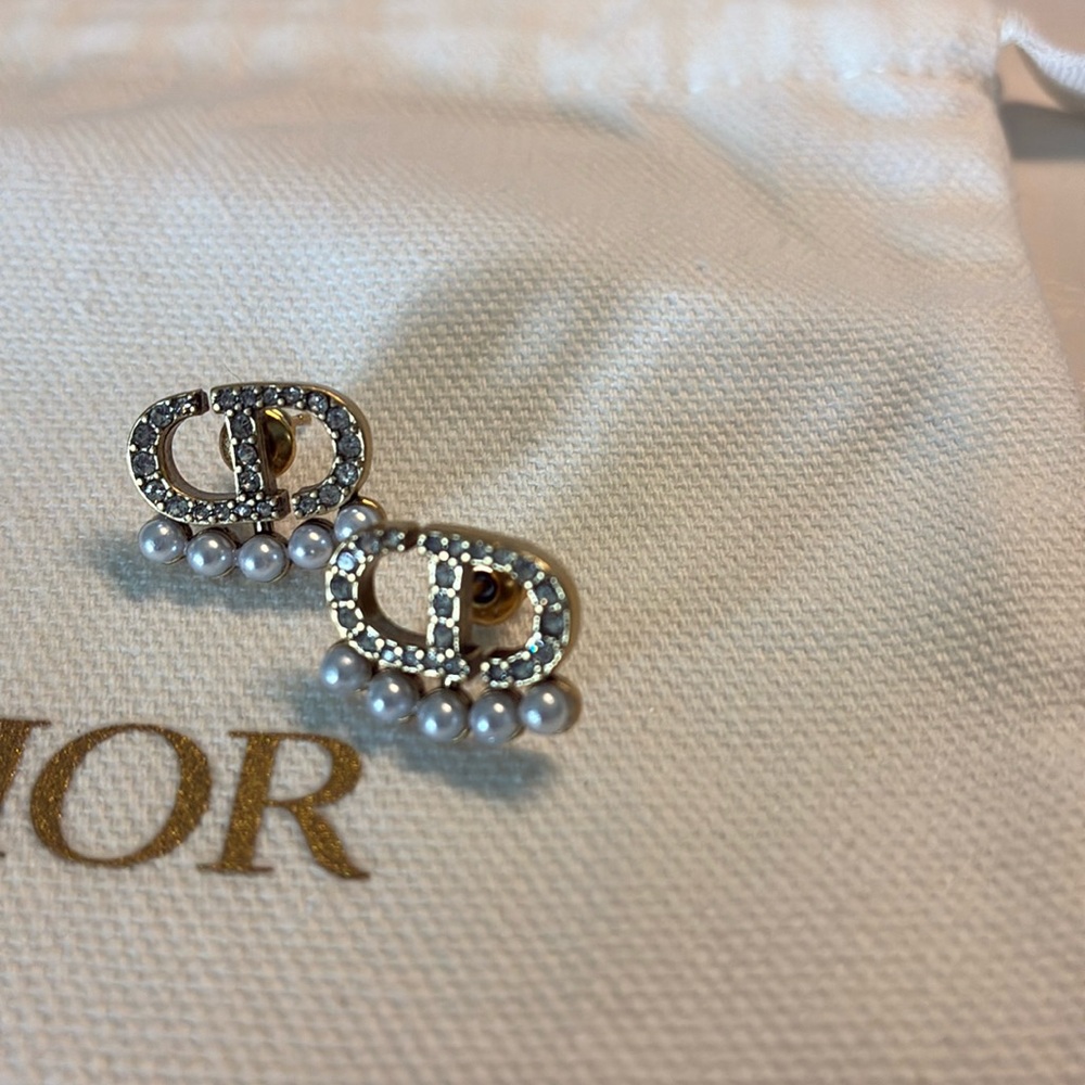 Dior Gold and Pearl Stud Earrings - Picture 3 of 4